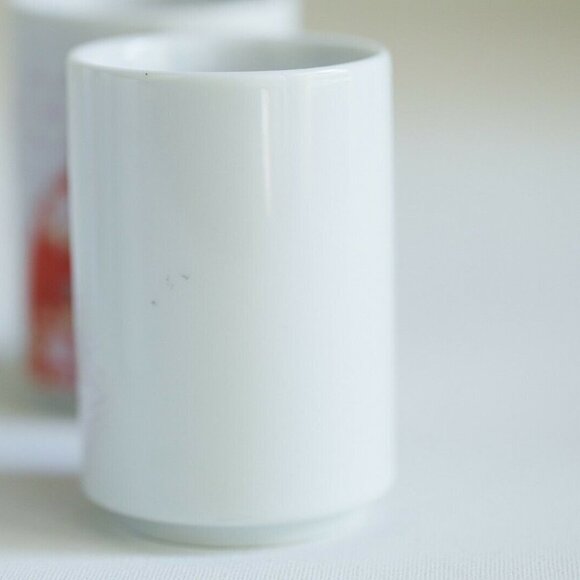 Set of Five Geisha Print Small Sake or Tea Cups - Picture 10 of 12